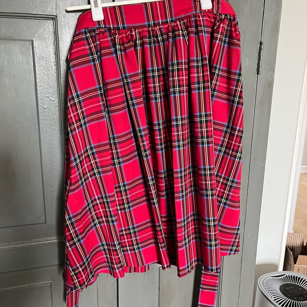 Aura Asymmetrical Plaid Skirt in Red